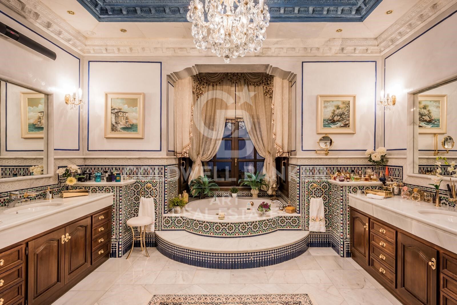 Elegante Villa auf dem Hügel von Sierra Blanca mit Panoramablick auf das Meer, Marbella