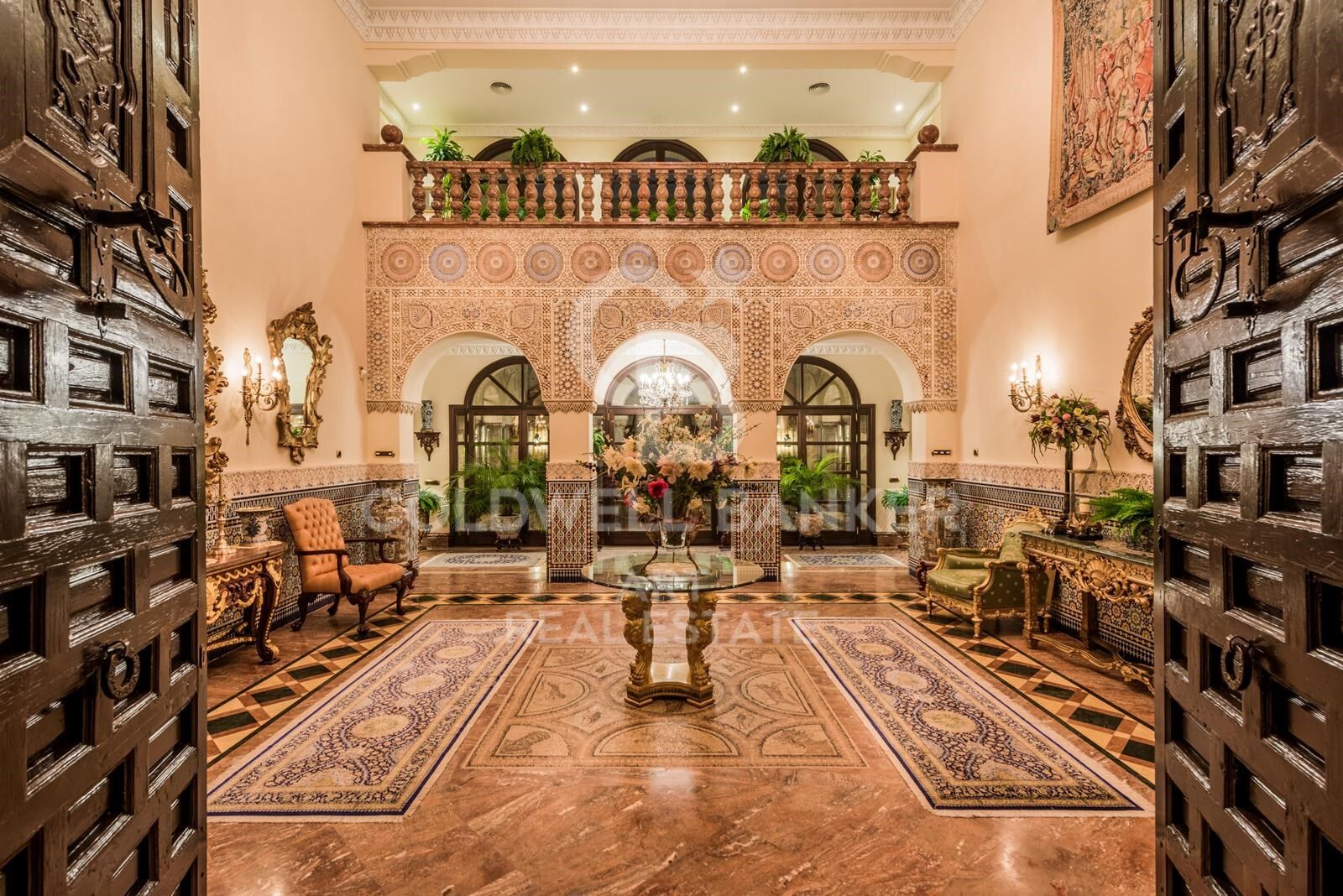 Elegante Villa auf dem Hügel von Sierra Blanca mit Panoramablick auf das Meer, Marbella