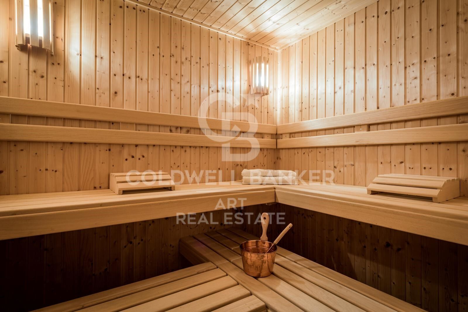 Elegante Villa auf dem Hügel von Sierra Blanca mit Panoramablick auf das Meer, Marbella