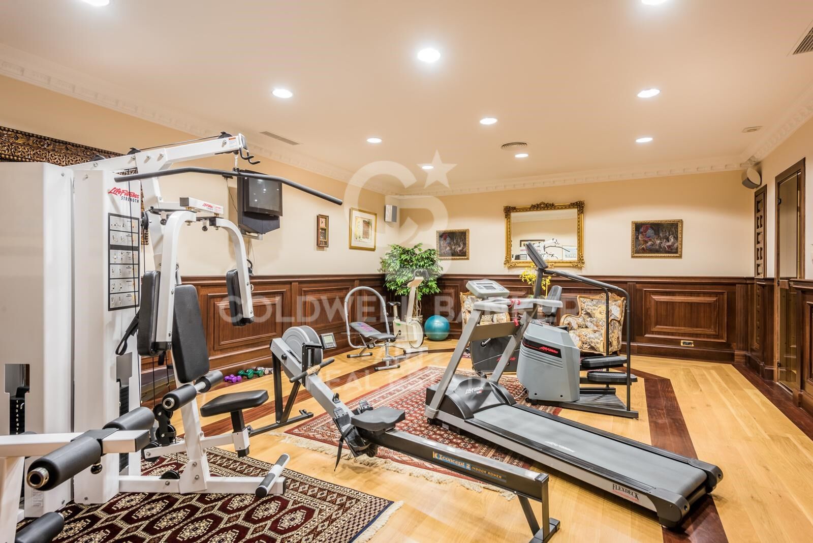 Elegante Villa auf dem Hügel von Sierra Blanca mit Panoramablick auf das Meer, Marbella