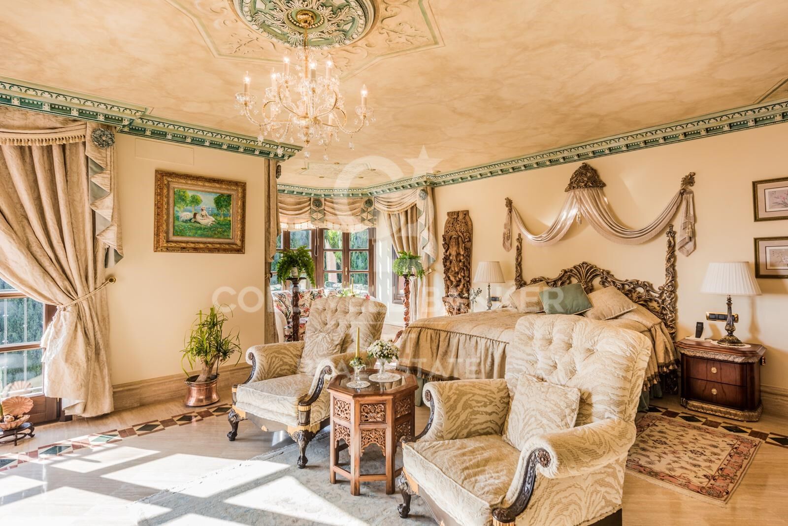 Elegante Villa auf dem Hügel von Sierra Blanca mit Panoramablick auf das Meer, Marbella