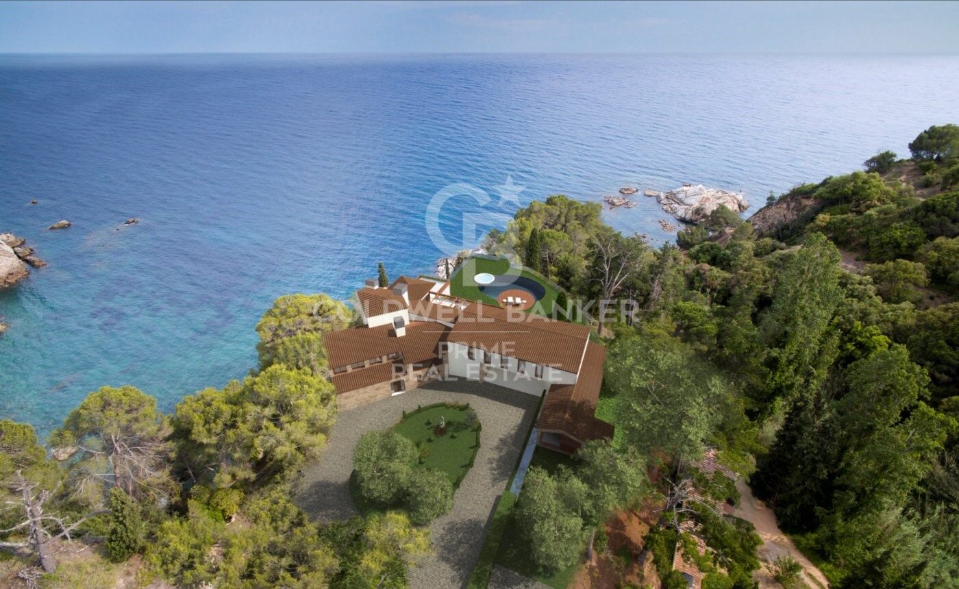 Exclusive seafront villa for sale located in Lloret de Mar