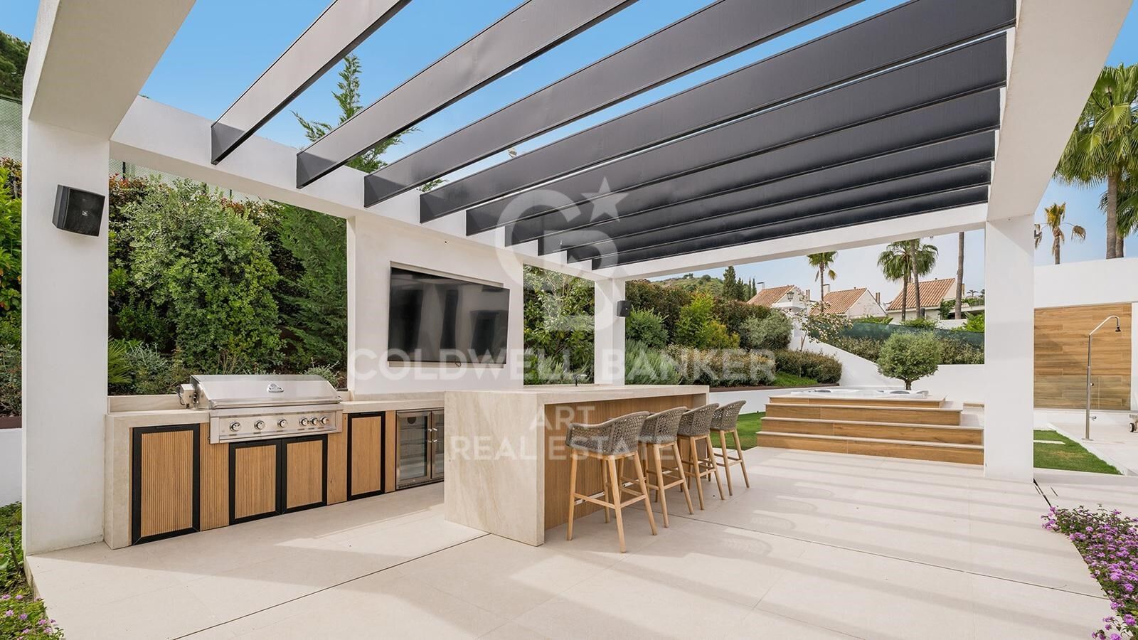 Zeitgemäße Villa mit stilvollem Komfort in Los Naranjos Golf, Nueva Andalucía, Marbella