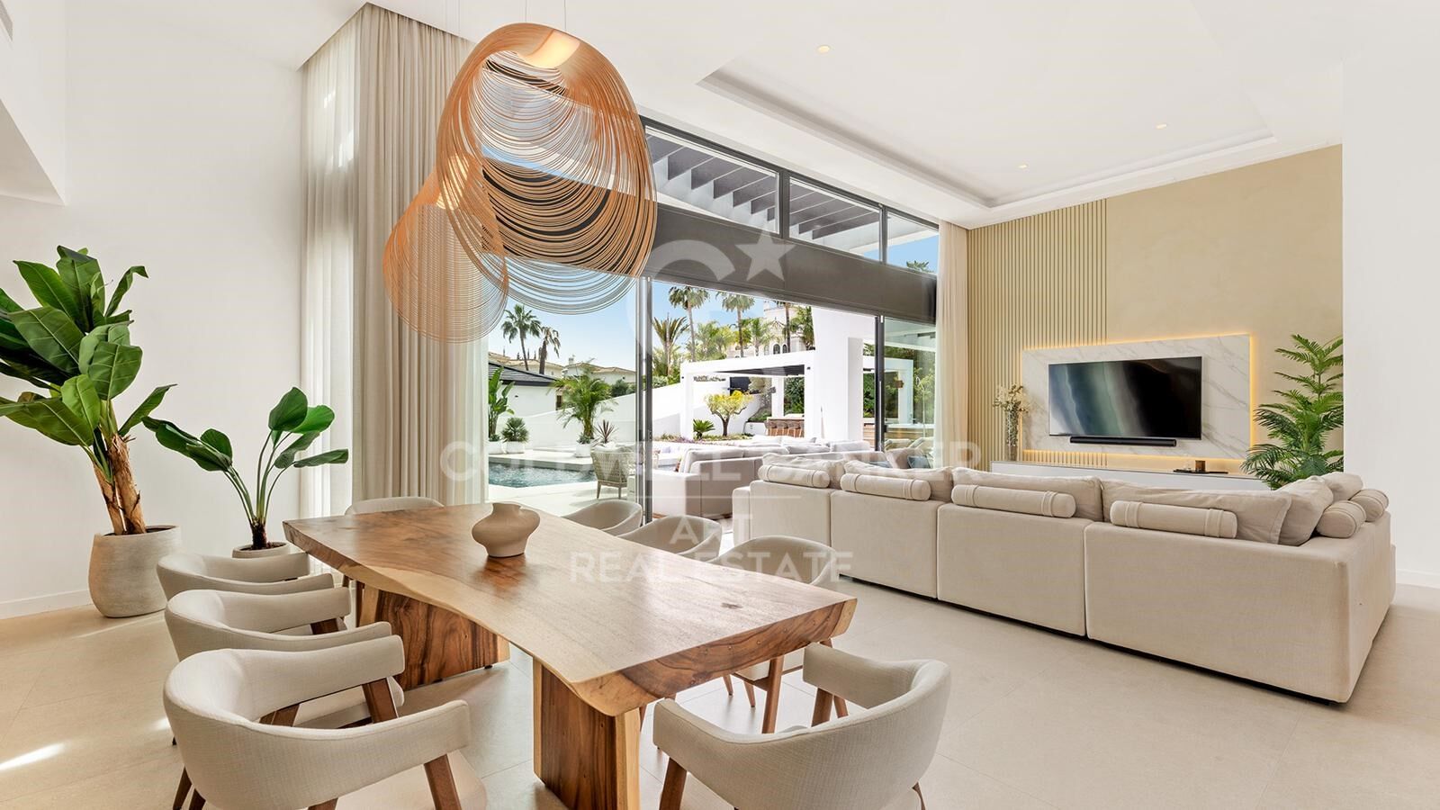 Zeitgemäße Villa mit stilvollem Komfort in Los Naranjos Golf, Nueva Andalucía, Marbella