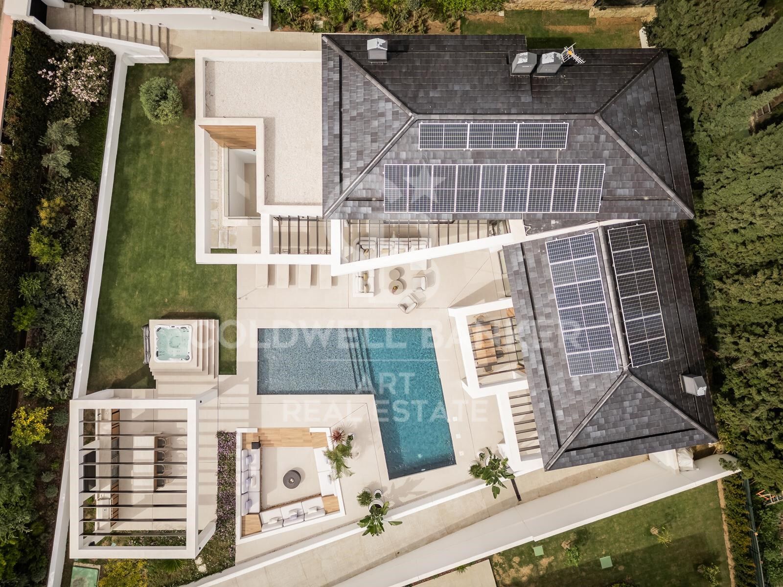 Zeitgemäße Villa mit stilvollem Komfort in Los Naranjos Golf, Nueva Andalucía, Marbella