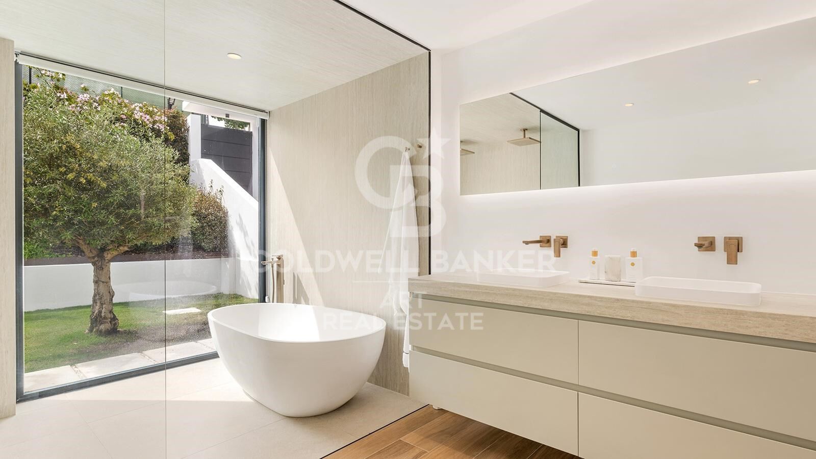 Zeitgemäße Villa mit stilvollem Komfort in Los Naranjos Golf, Nueva Andalucía, Marbella