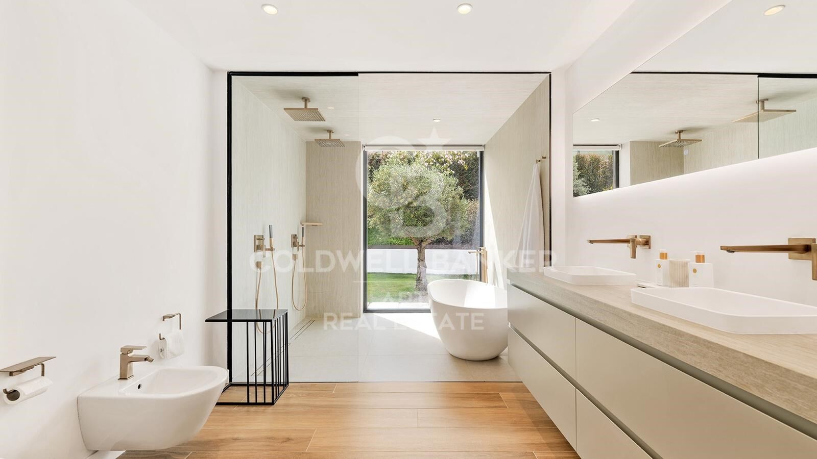 Zeitgemäße Villa mit stilvollem Komfort in Los Naranjos Golf, Nueva Andalucía, Marbella