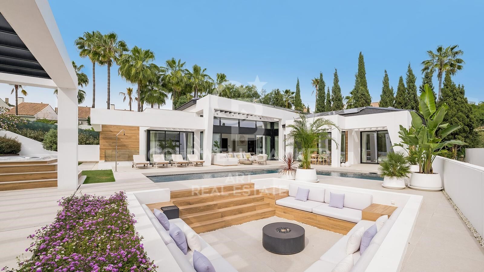 Zeitgemäße Villa mit stilvollem Komfort in Los Naranjos Golf, Nueva Andalucía, Marbella