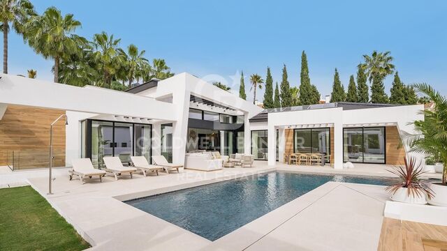 Contemporary villa with stylish comfort in Los Naranjos Golf, Nueva Andalucía, Marbella