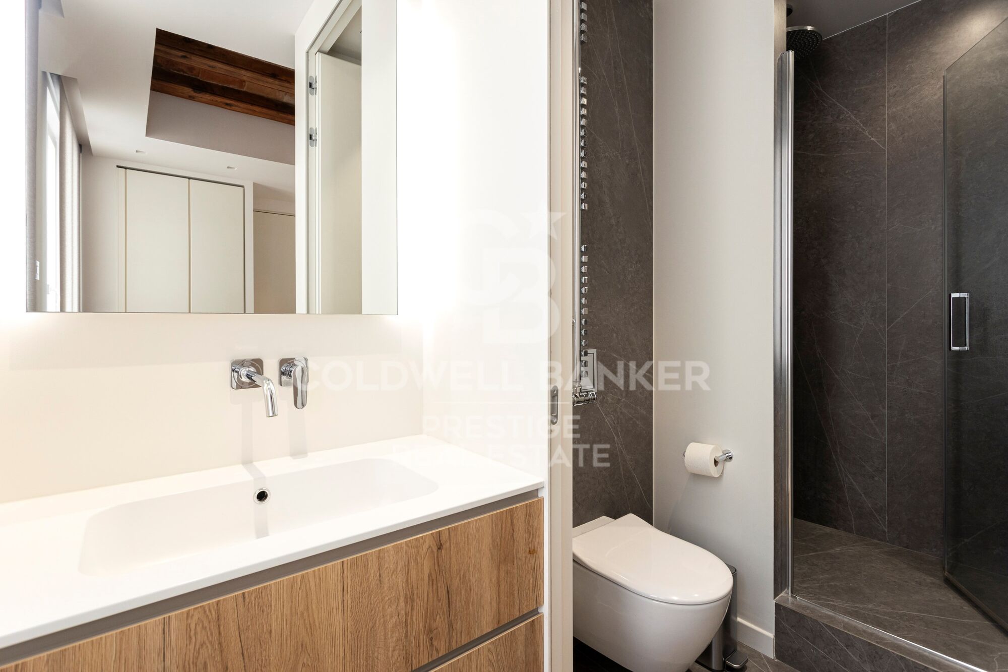 Eleganz und zeitloser Luxus im Herzen des Stadtteils Eixample Dreta in Barcelona