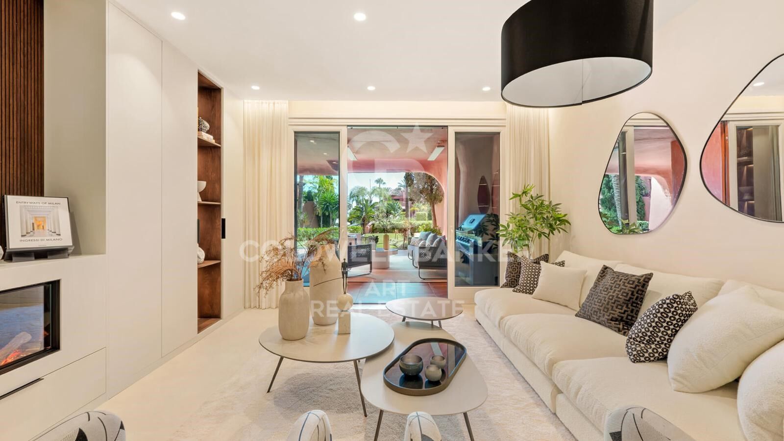 Apartamento elegante en planta baja junto a la playa en Torre Bermeja, Estepona