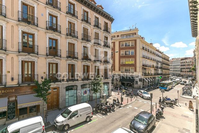 Brand new 2-bedroom flat in Almagro, Madrid