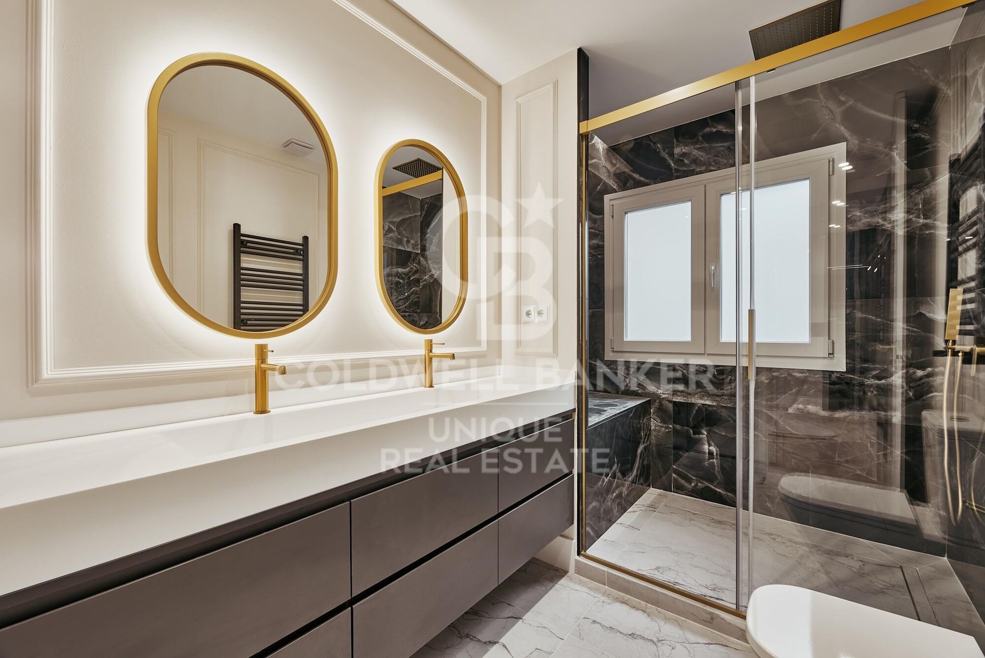 Brand new flat with 3 bedrooms balcony, garage and storage room in Castellana, Madrid