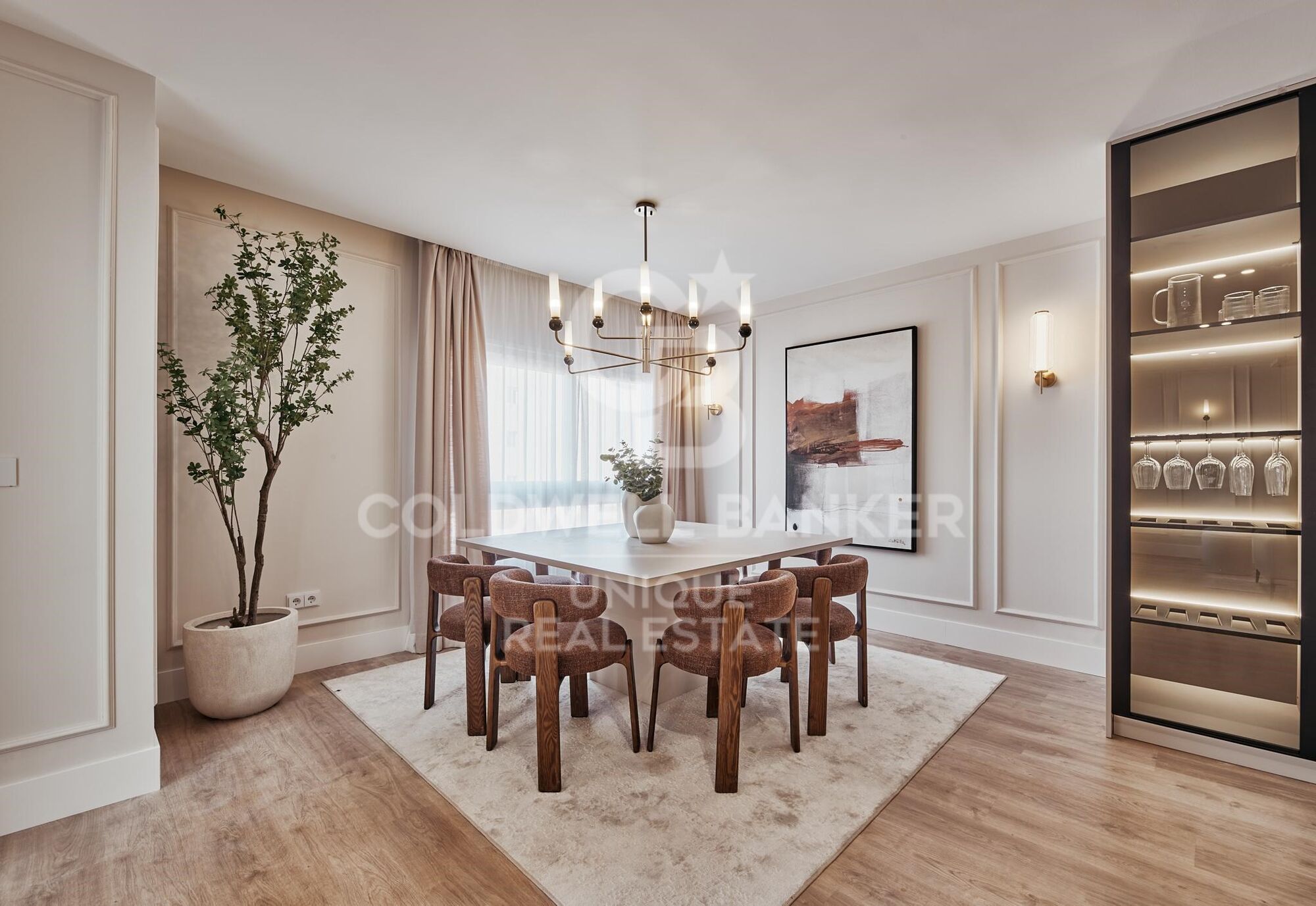 Brandneue Wohnung mit 3 Schlafzimmern, Balkon, Garage und Abstellraum in Castellana, Madrid