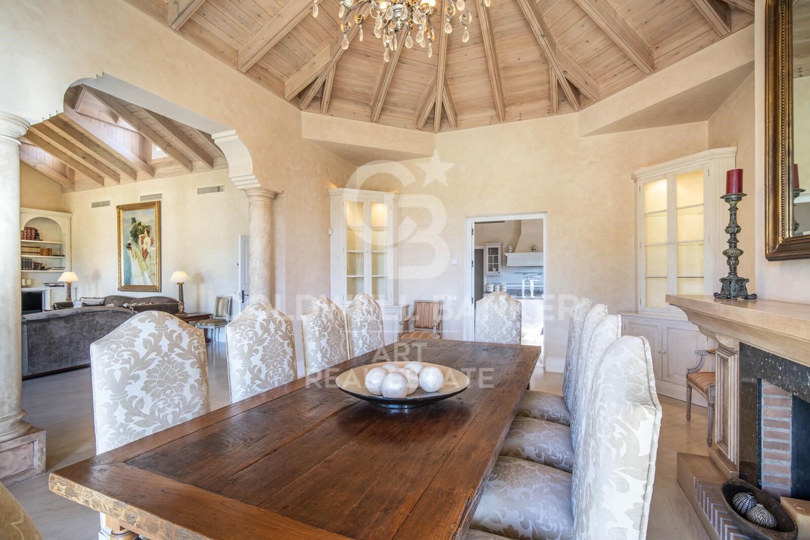 A serene oasis of luxury in Altos Reales, Marbella