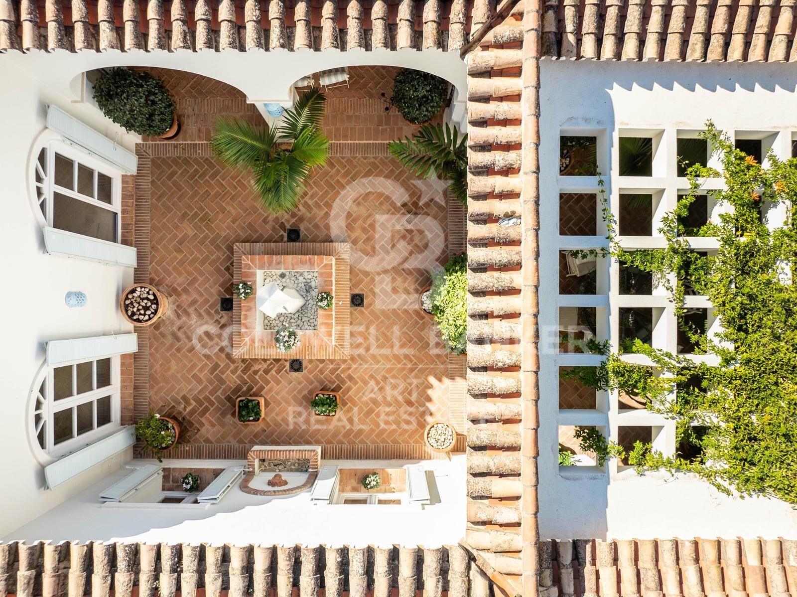 Un sereno oasis de lujo en Altos Reales, Marbella