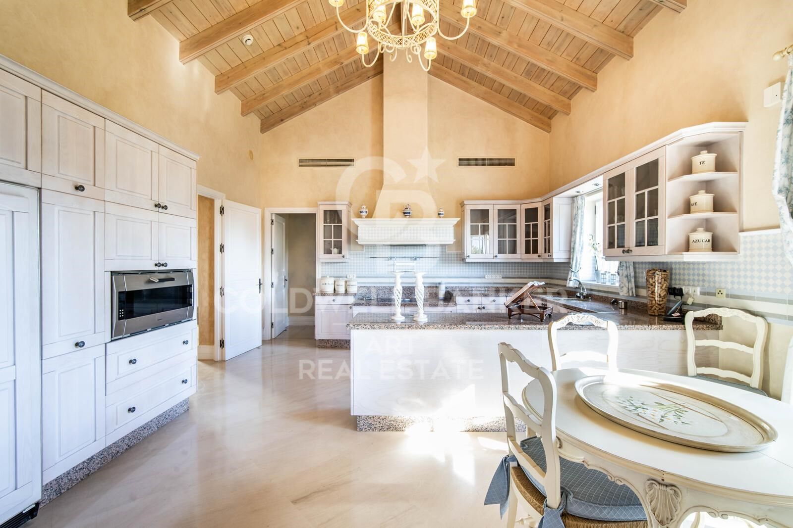 A serene oasis of luxury in Altos Reales, Marbella