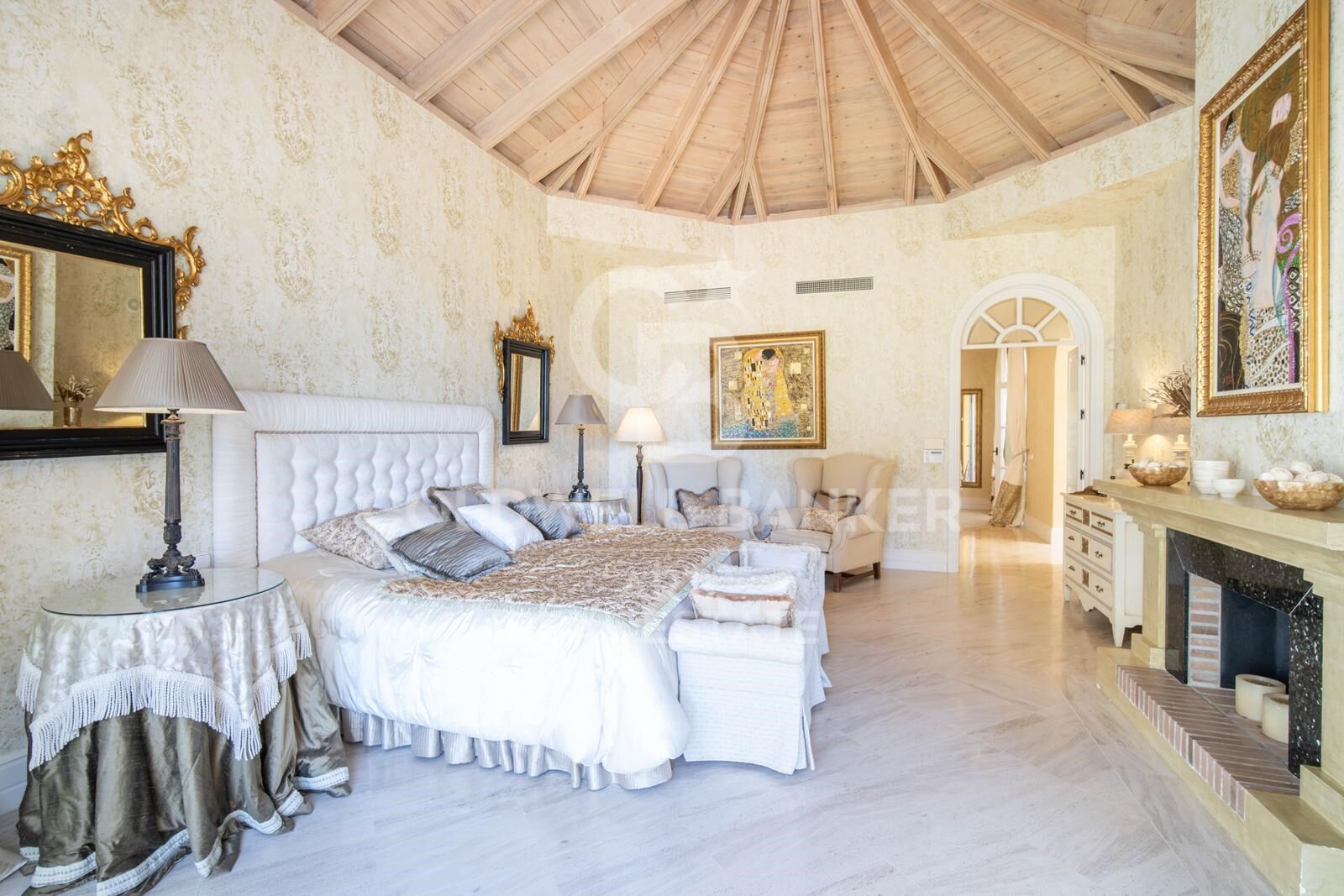 A serene oasis of luxury in Altos Reales, Marbella