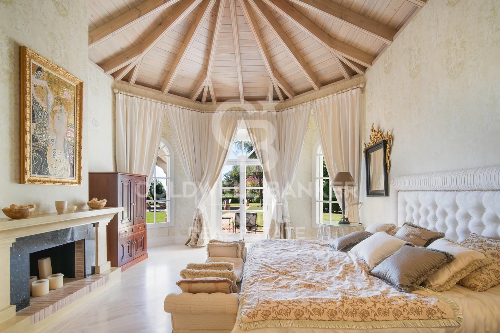 Un sereno oasis de lujo en Altos Reales, Marbella