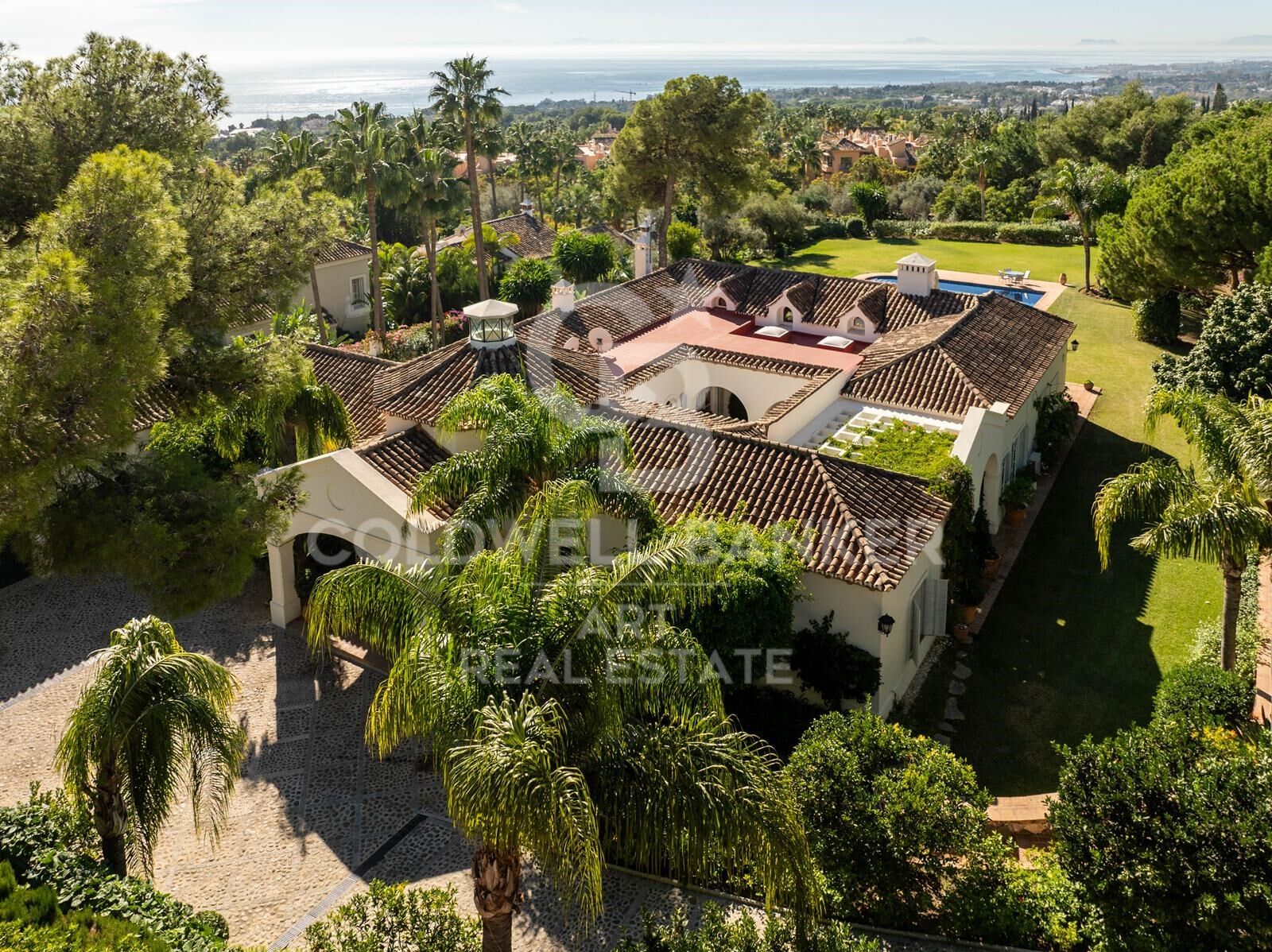 Un sereno oasis de lujo en Altos Reales, Marbella
