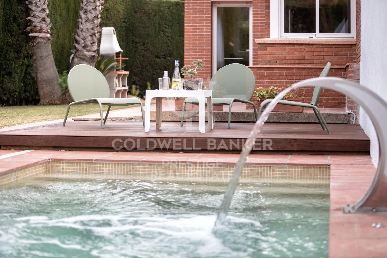 Semi-detached house with sea views, private pool and tourist license in Sant Vicenç de Montalt