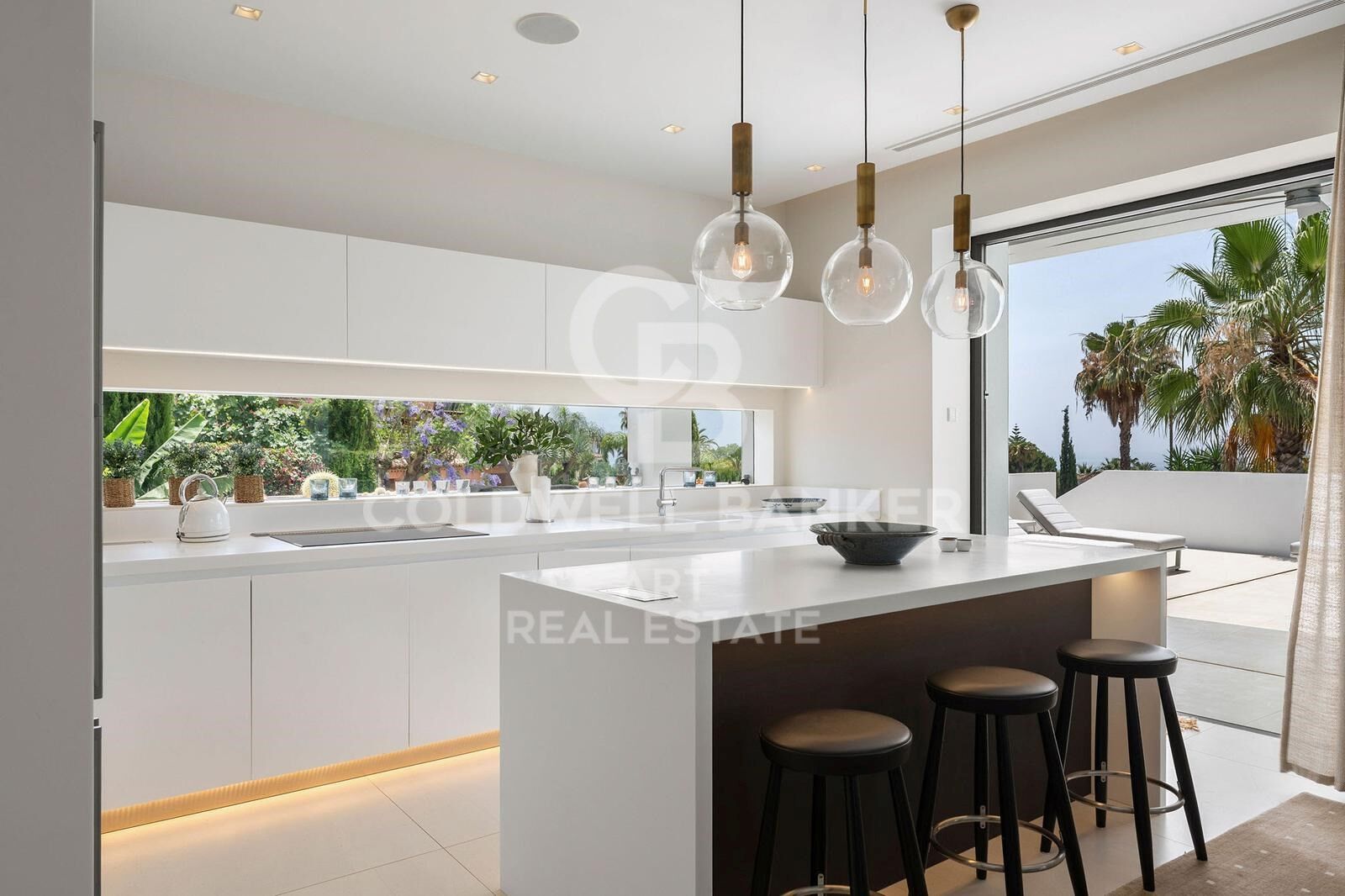 Elegante villa contemporánea con impresionantes vistas en Nagüeles, Milla de Oro de Marbella