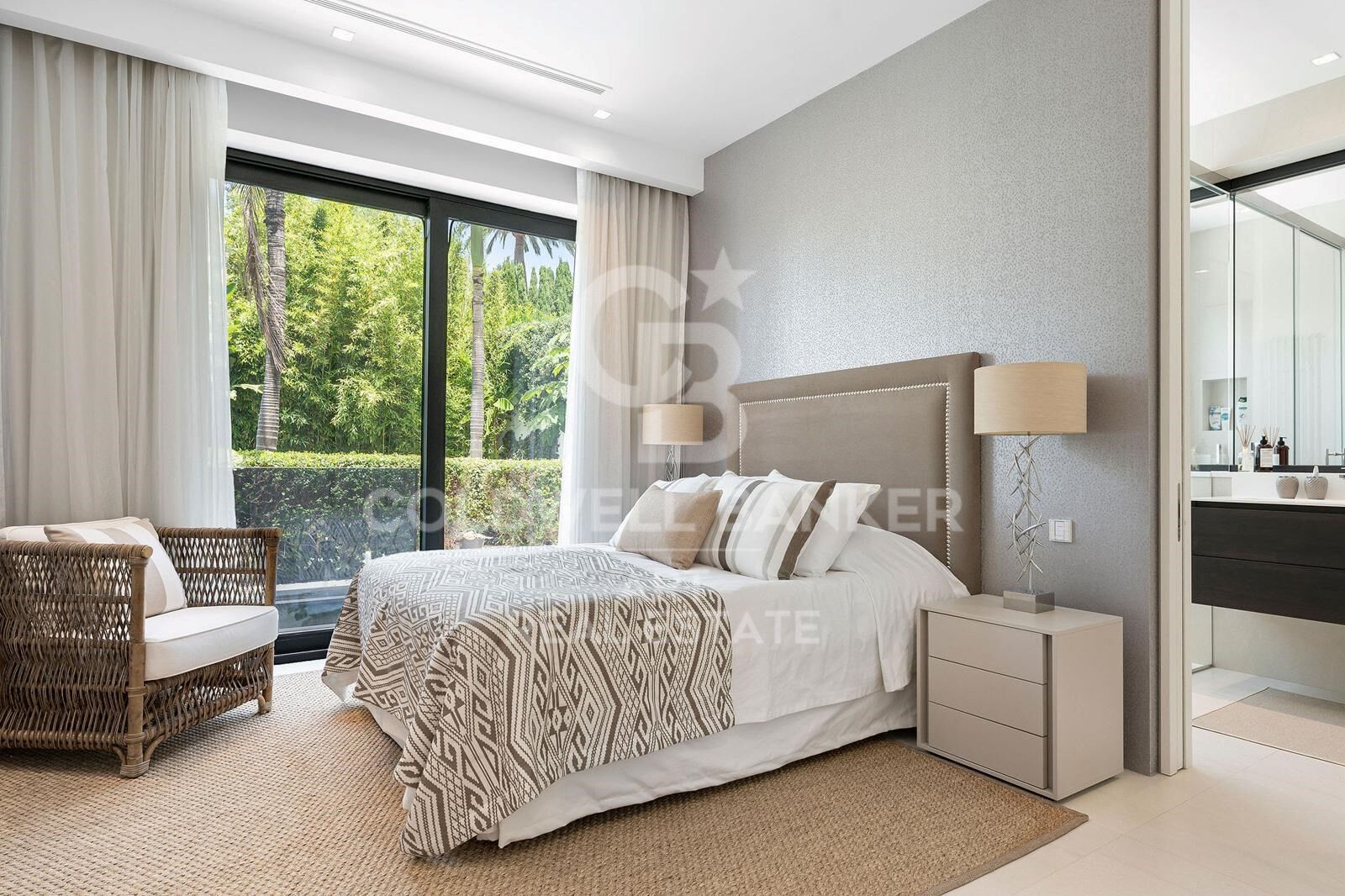 Elegante villa contemporánea con impresionantes vistas en Nagüeles, Milla de Oro de Marbella