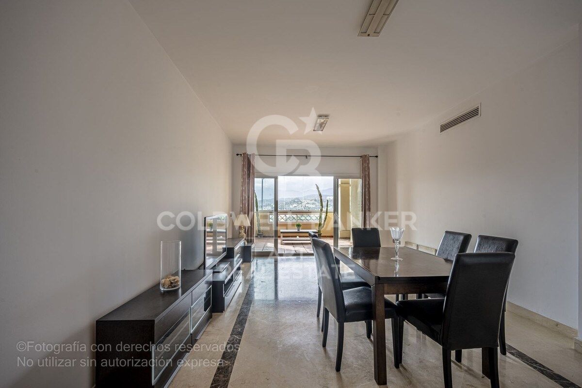 Elegant apartment with spacious terraces near the beach , Estepona, Costa del Sol