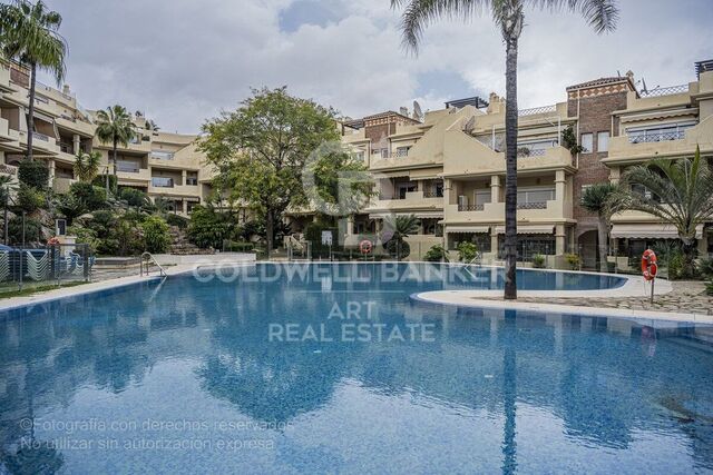 Elegant apartment with spacious terraces near the beach , Estepona, Costa del Sol