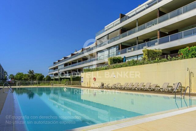 Apartamento contemporáneo con vistas panorámicas al mar en Manilva