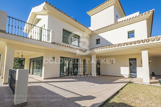 Luxury villa with panoramic views in the heart of Marbella