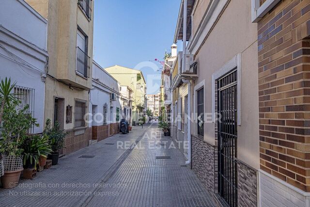 Adosada con solárium en el corazón de Málaga, a pocos pasos de la playa