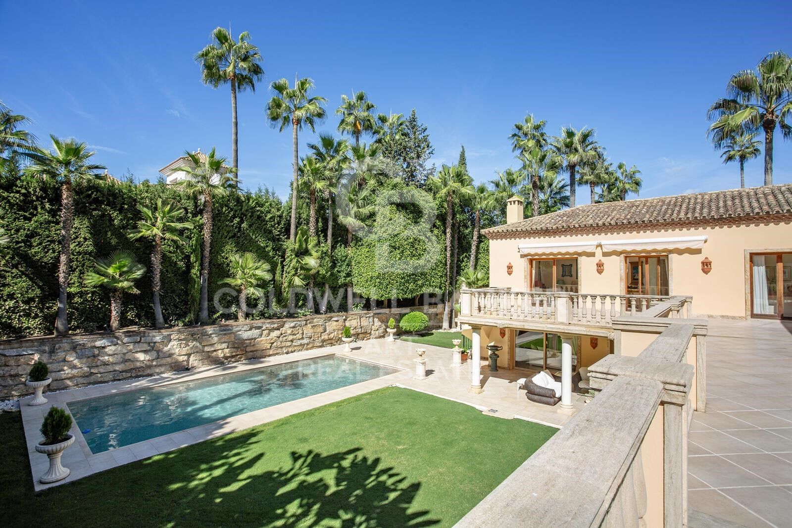 Villa with timeless elegance in the heart of Nueva Andalucía, Marbella