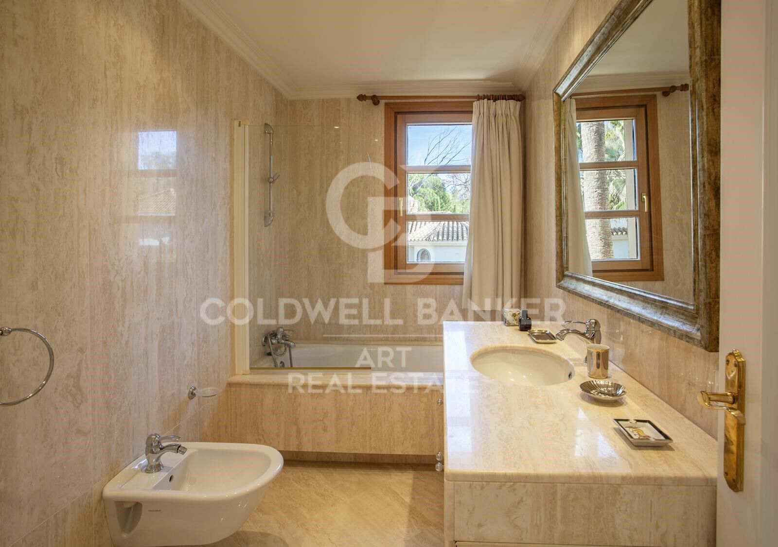 Villa with timeless elegance in the heart of Nueva Andalucía, Marbella