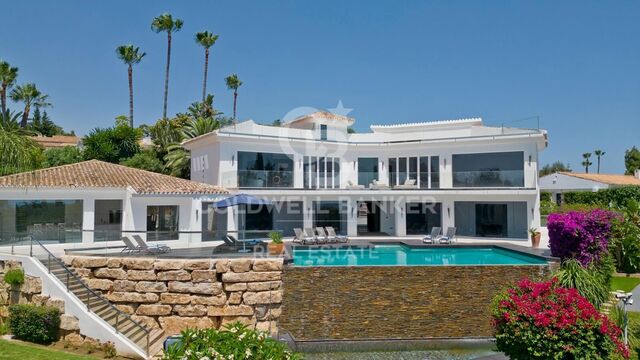 Modern 7-bedroom villa with panoramic sea views - Las Chapas, Marbella
