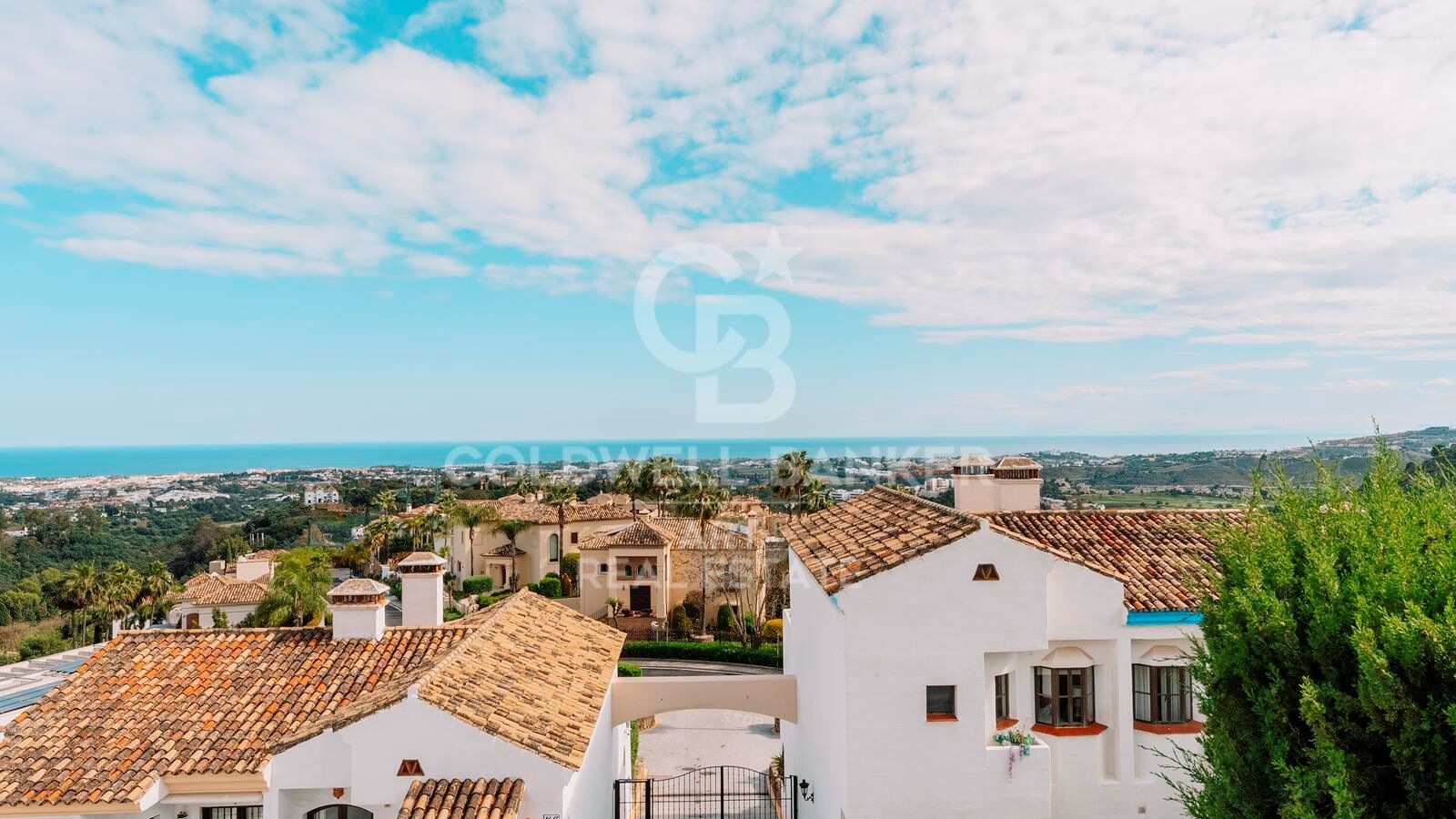 Encantadora casa en comunidad exclusiva con vistas al mar, Los Arqueros, Benahavís