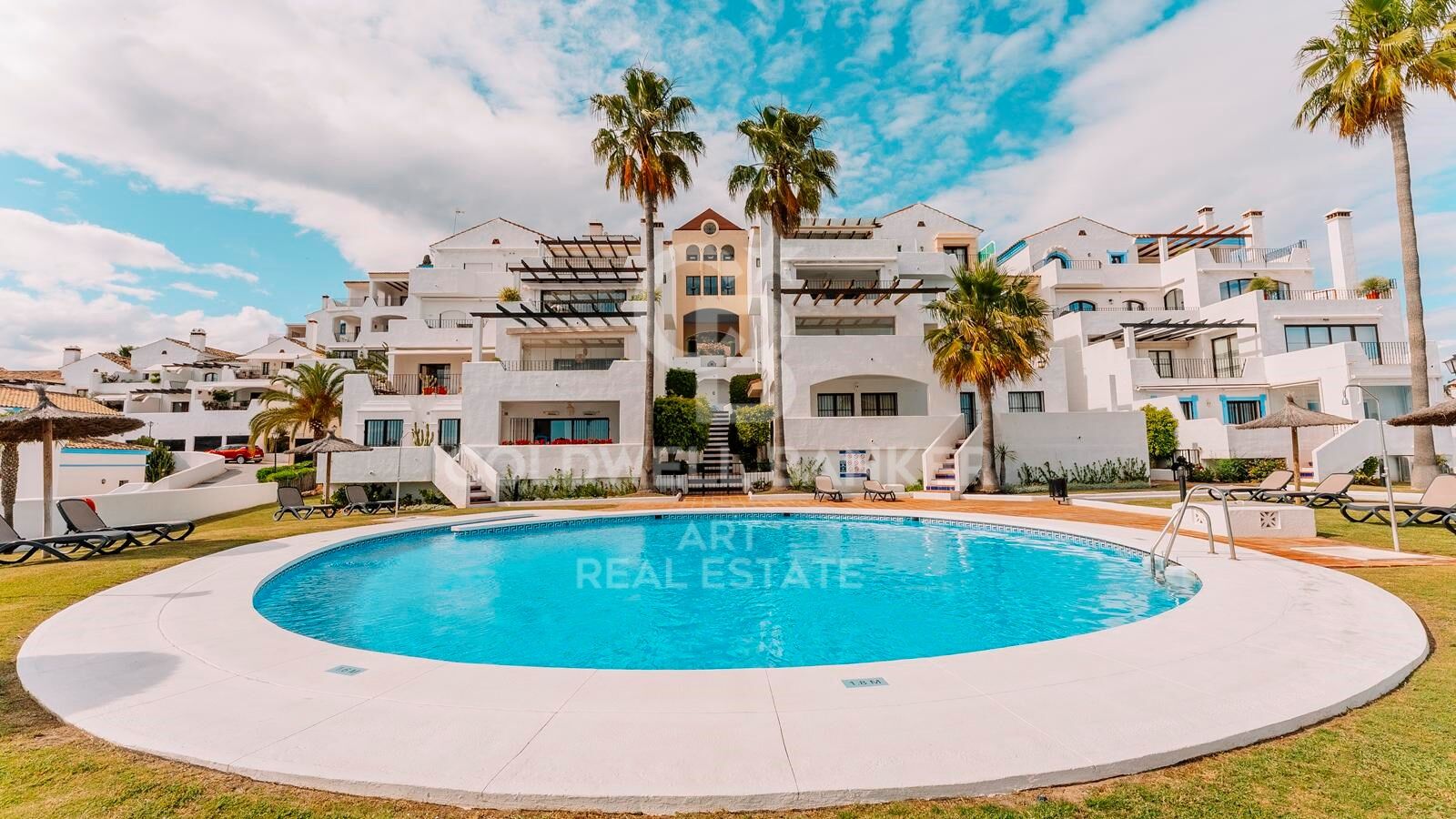 Encantadora casa en comunidad exclusiva con vistas al mar, Los Arqueros, Benahavís