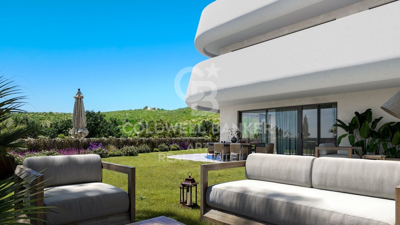Apartments with views of the Mediterranean in Casares Golf