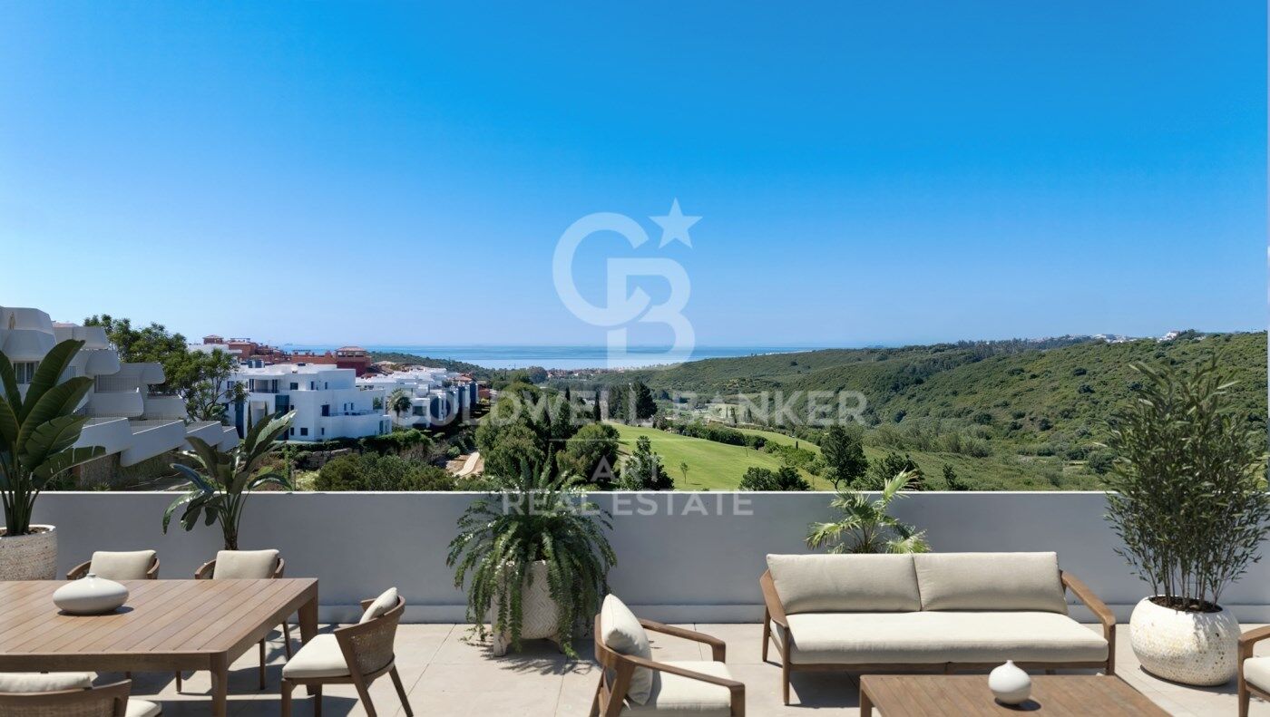 Apartments with views of the Mediterranean in Casares Golf