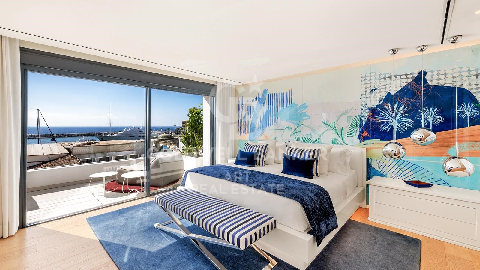 Apartamento elegante junto al mar en Puerto Banús, Marbella