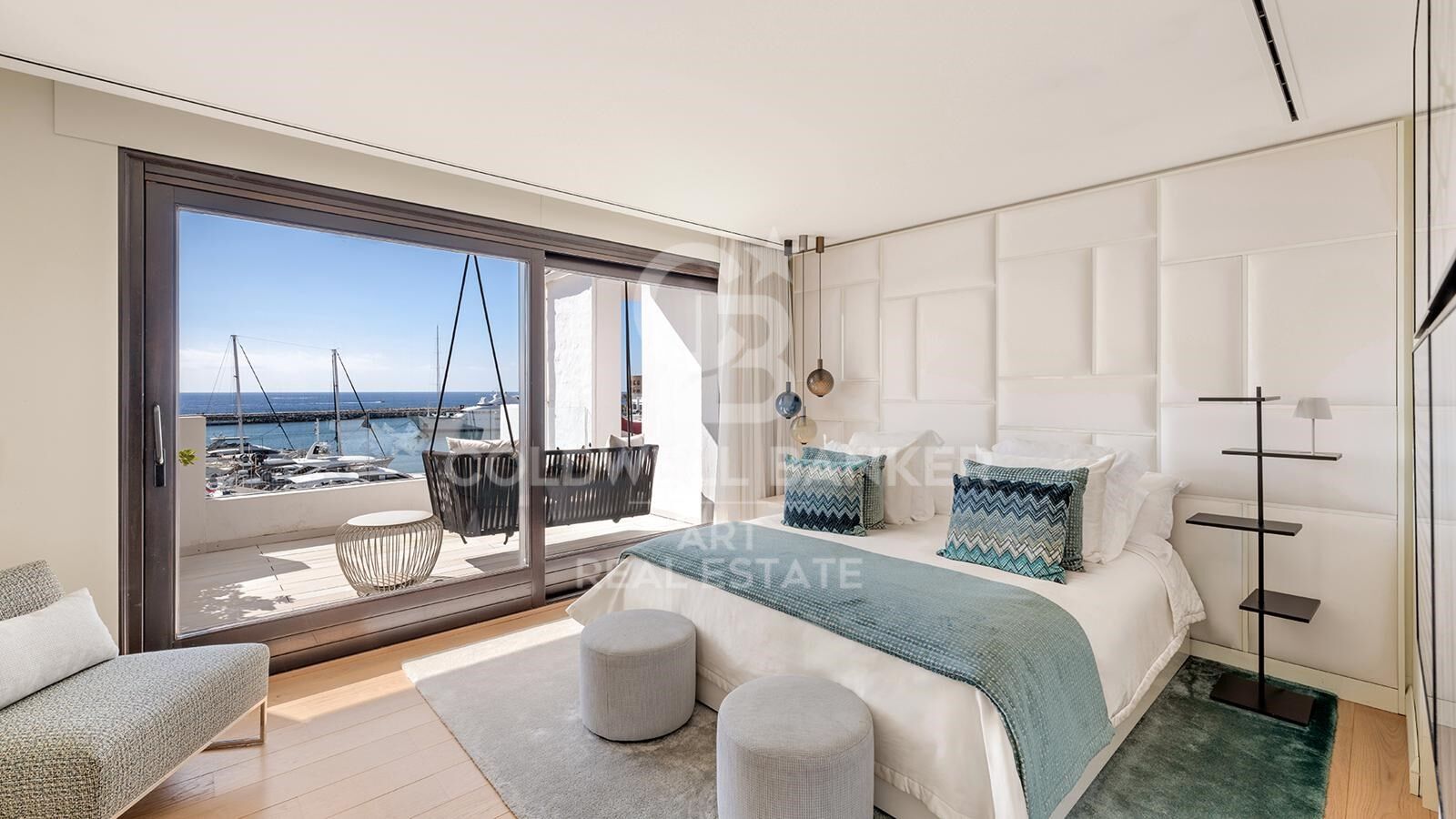 Apartamento elegante junto al mar en Puerto Banús, Marbella