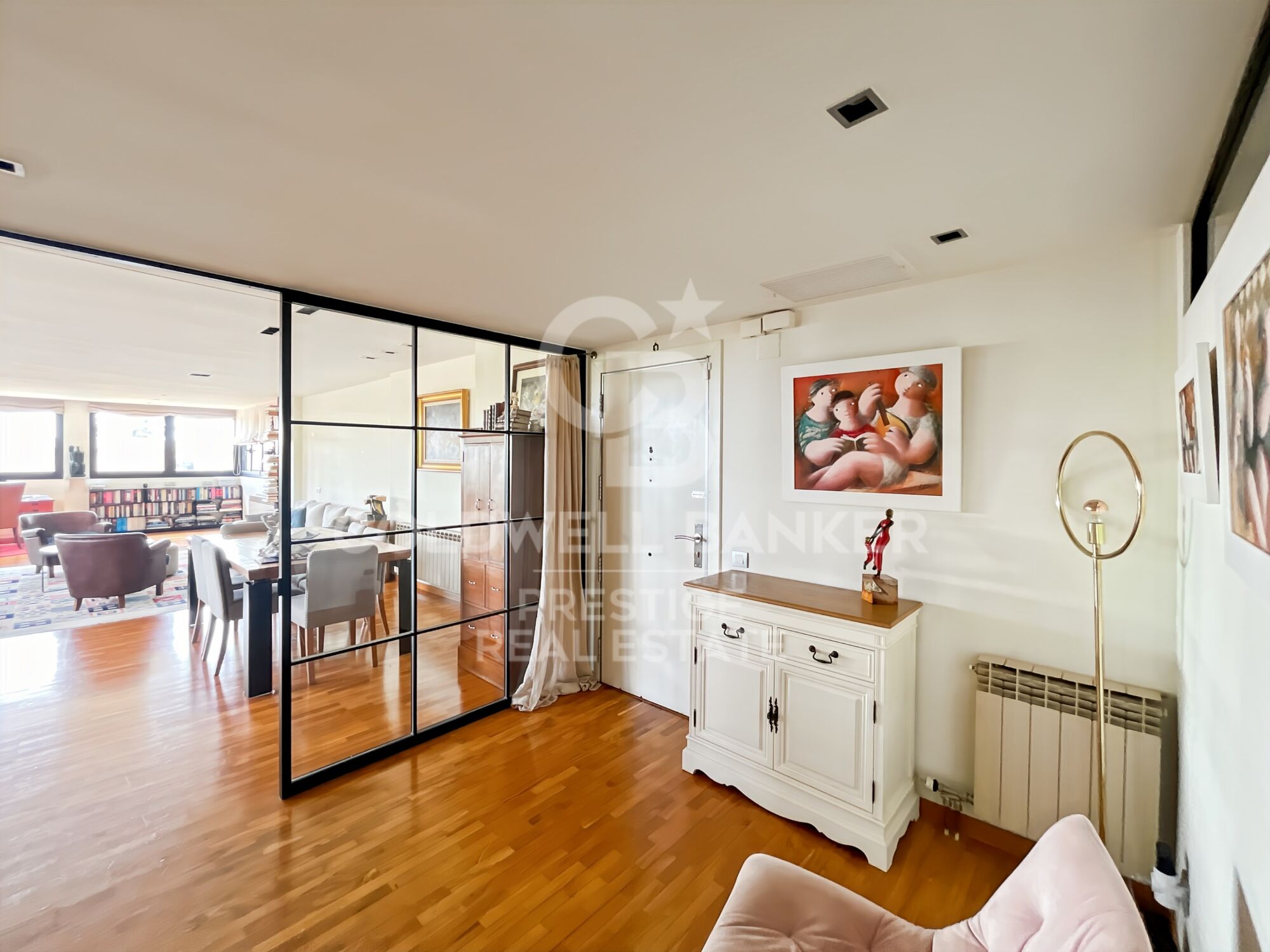 Apartment for rent in Finestrelles with 2 parking spaces and a communal pool