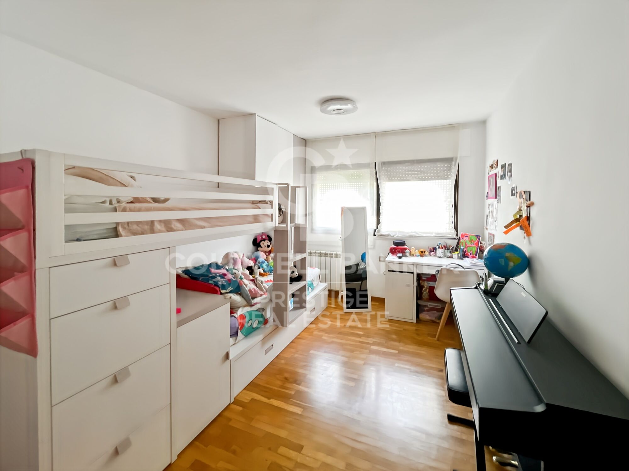 Apartment for rent in Finestrelles with 2 parking spaces and a communal pool