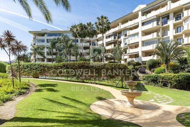 Elegant 2-bedroom apartment in Guadalmina Alta - tranquility, comfort & style