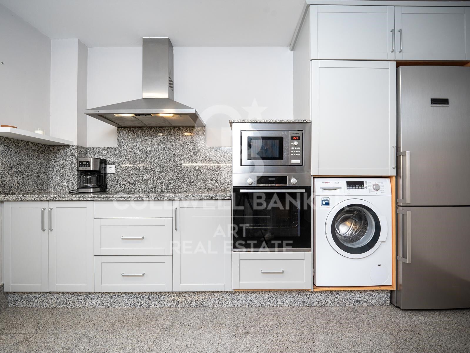 Elegant frontline golf villa in Marbella with timeless Mediterranean charm