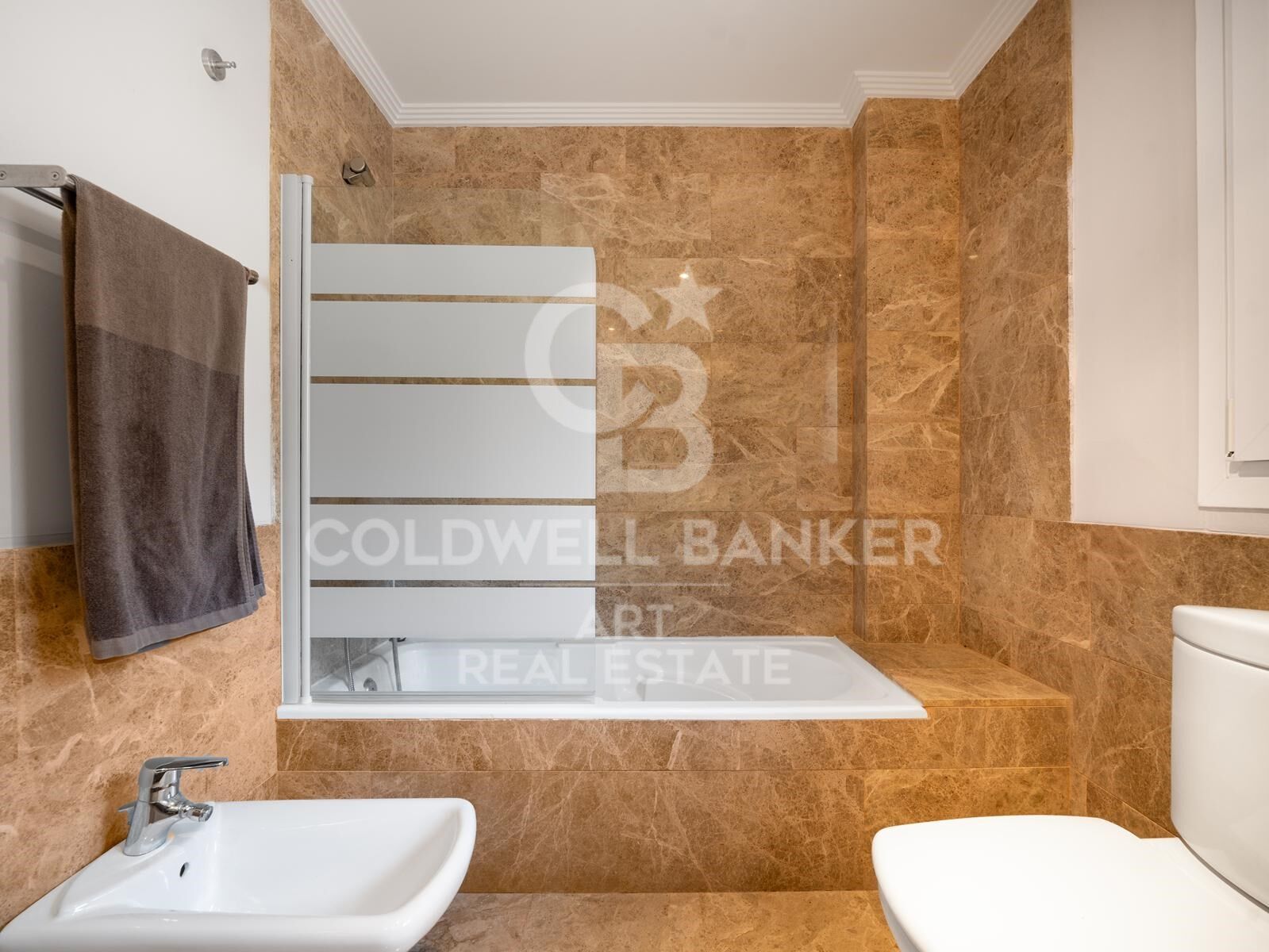 Elegant frontline golf villa in Marbella with timeless Mediterranean charm