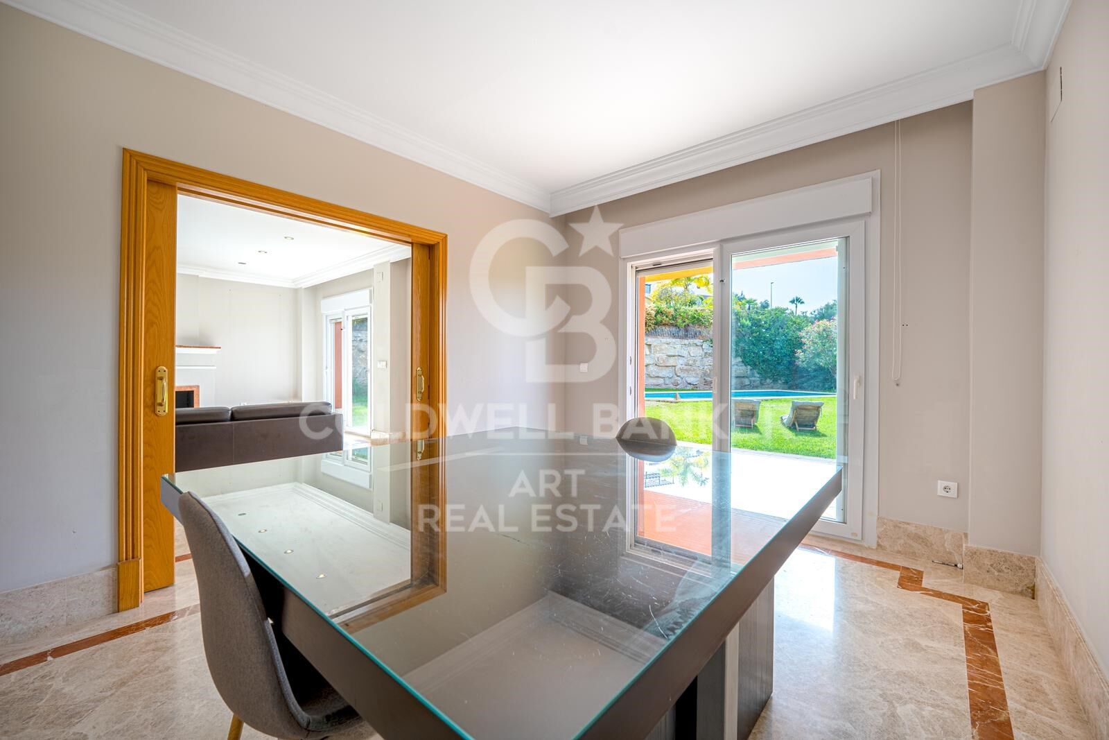 Elegant frontline golf villa in Marbella with timeless Mediterranean charm