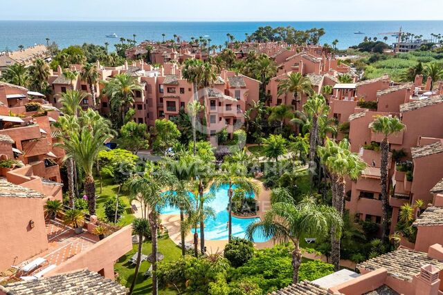 Elegant beachside apartment in Alicate Playa, El Rosario - steps from the Mediterranean