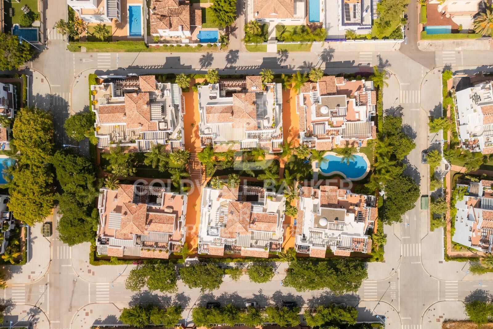 Impresionante ático dúplex reformado en segunda línea de playa en San Pedro
