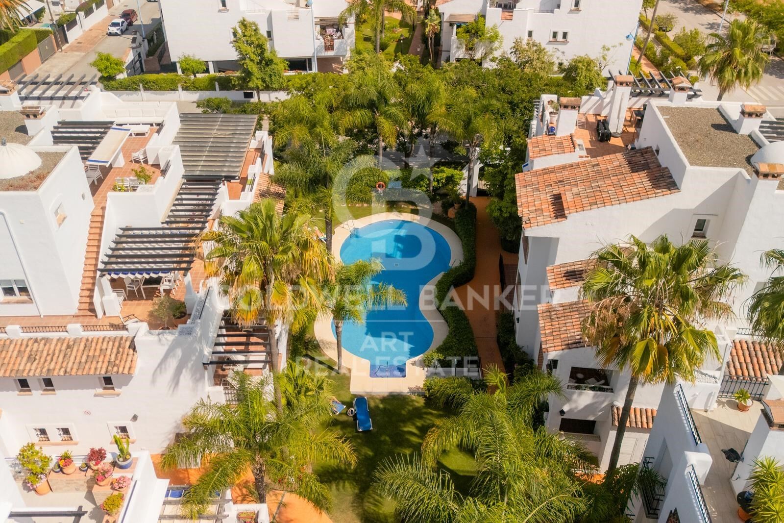 Superbe penthouse duplex rénové à deux pas de la plage à San Pedro